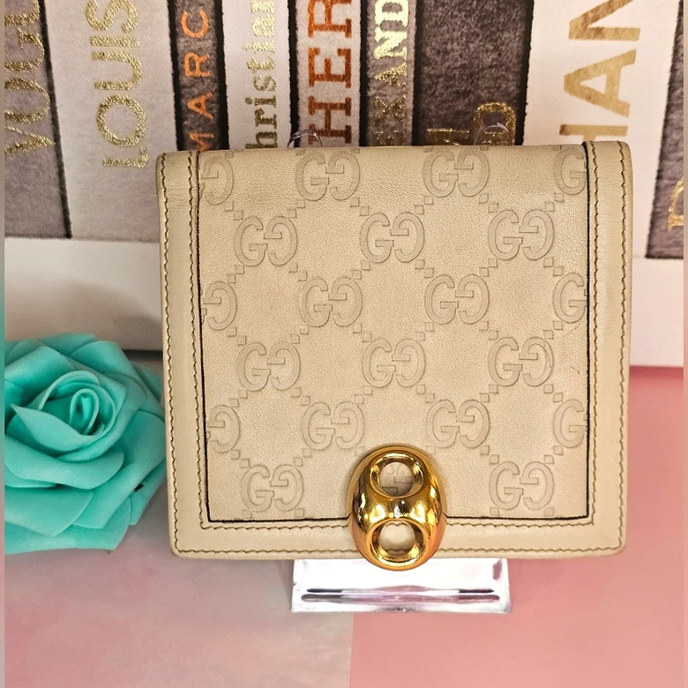 🌟Gucci Guccissima Leather Bifold Vintage Cream Wallet 🤍